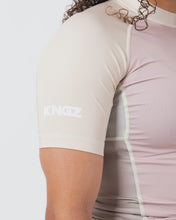 Carregar imagem no visualizador da galeria, Rashguard Kingz Terra Women´s Short Sleeve- Soil Edition
