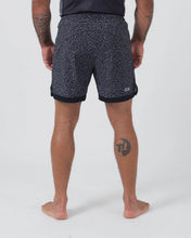 Carregar imagem no visualizador da galeria, Hybrid Shorts- Noise Red
